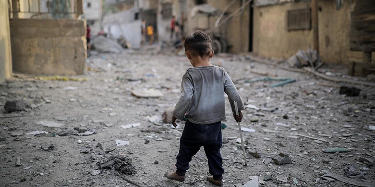 Fahrettin Koca Duyurdu: Gazze'deki Kanser Hastası Çocuklar Türkiye'ye Getirilecek
