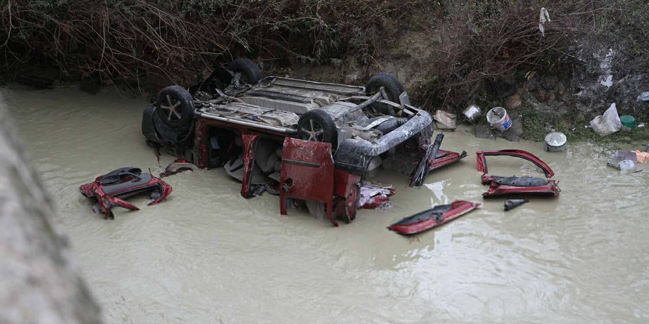 Kontrolden Çıkan Araç Gediz Nehri'ne Uçtu: 3 Ölü