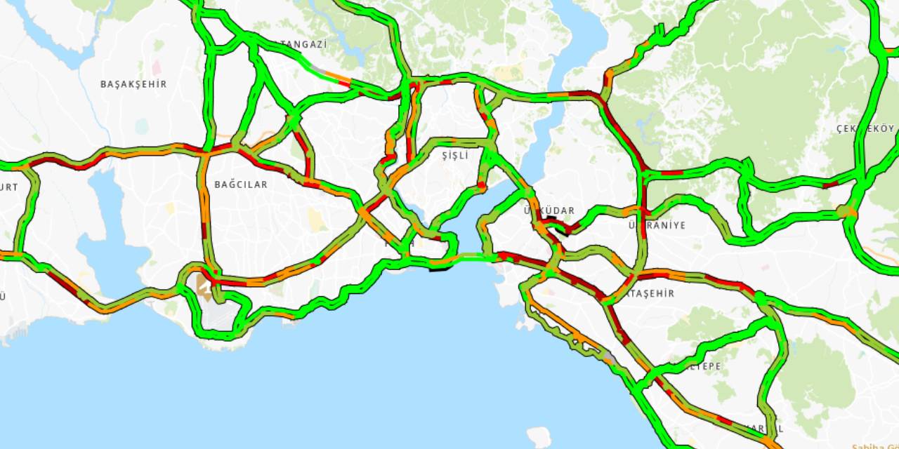İstanbul'da haftanın ilk günü yağmur trafiği