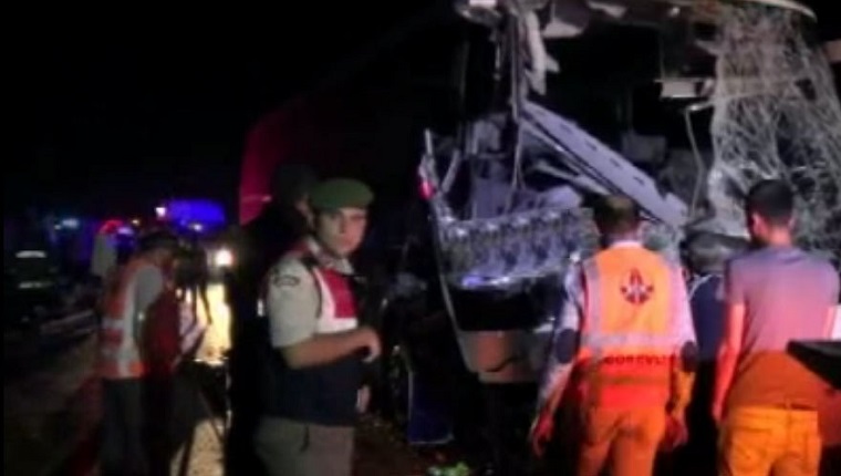 Isparta’da feci kaza: 1 ölü, 22 yaralı