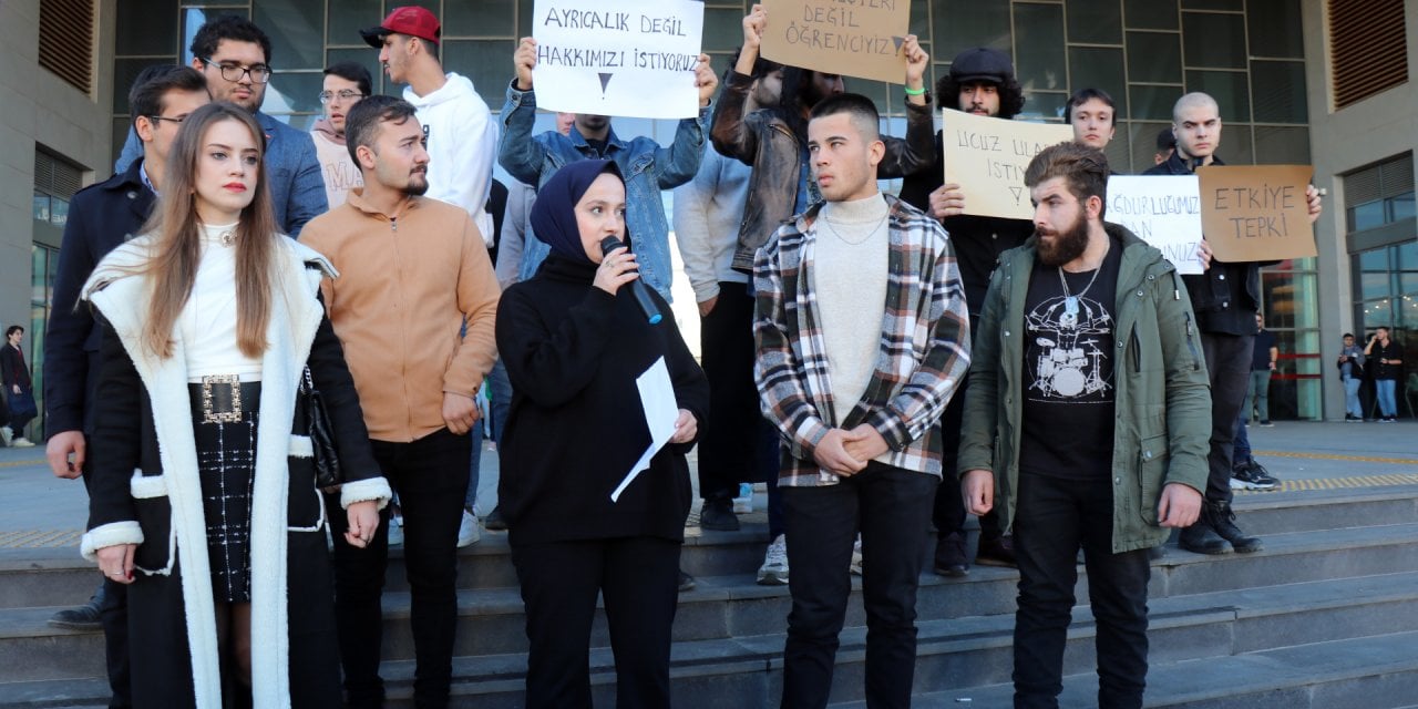 Üniversite Öğrencilerinden Ulaşım Protestosu