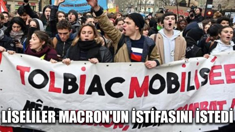 Liseliler Macron'un istifasını istedi