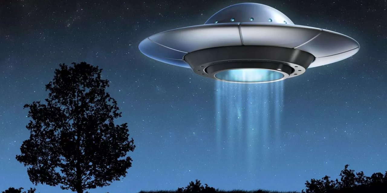 Gökyüzünde UFO Alarmı Verildi: Hava Trafiği Durdu!