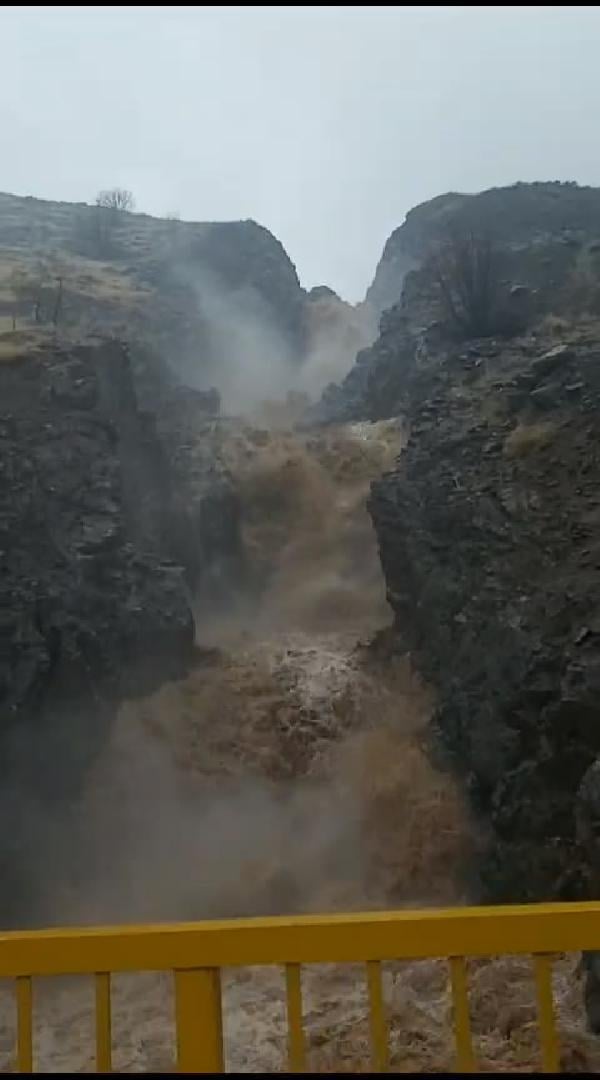 Elazığ'da sağanak; Sori Şelalesi taştı