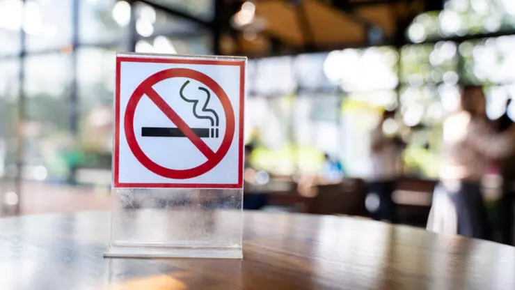 O Ülkede 'Dumansız Nesil' Dönemi: 2009 Sonrası Doğanlara Sigara Satışı Yasak