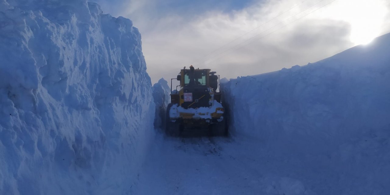 5 Metre Kar 3 Günde Temizlendi