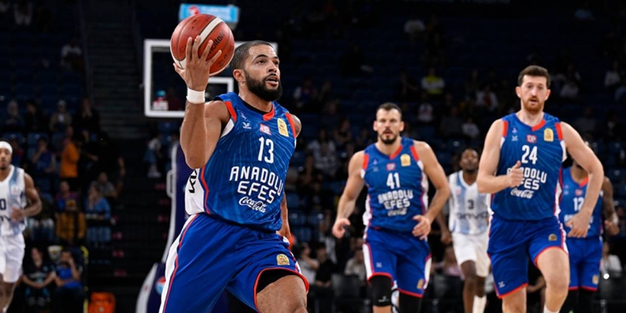 Anadolu Efes transferde sona yaklaştı!