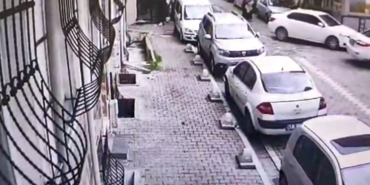 Kucağında Çocukla Yolda Yürüyen Kadına Mide Bulandıran Taciz