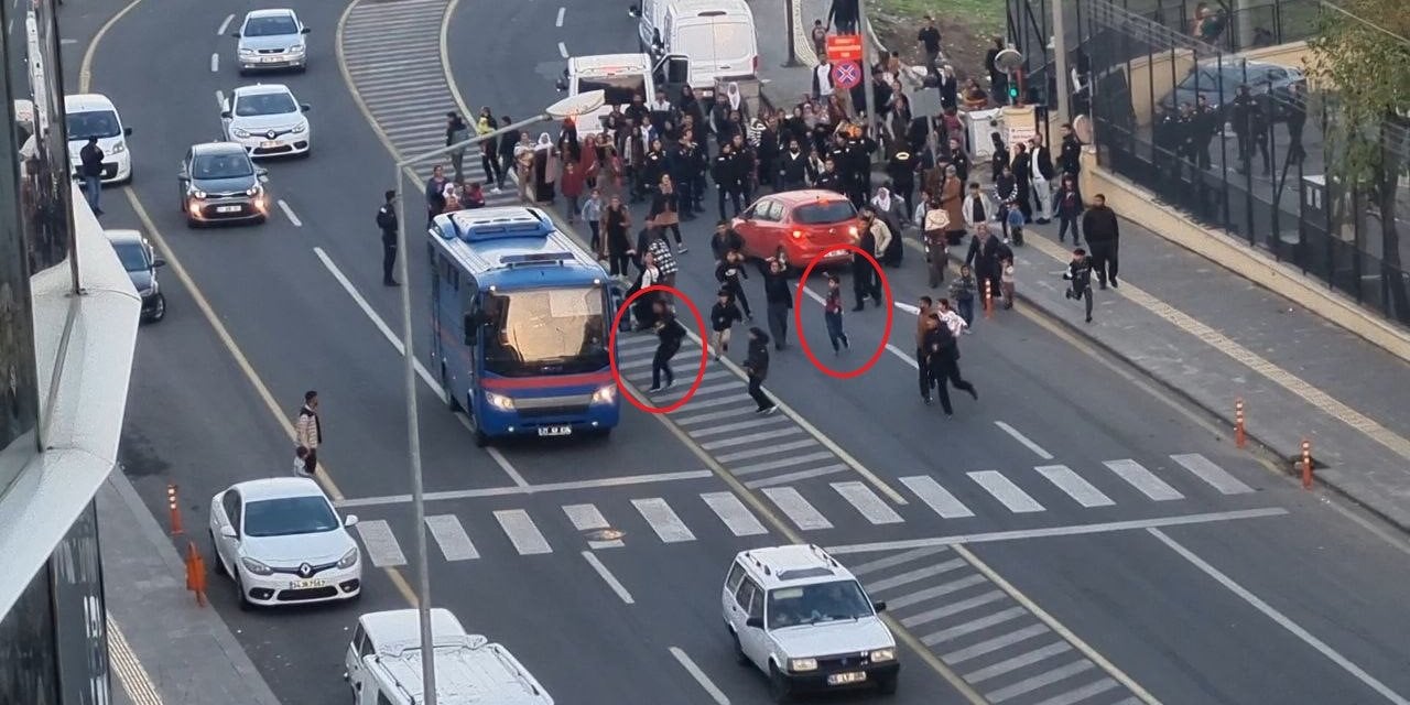 Tutuklu Yakınları Polis Araçlarına Saldırdı!