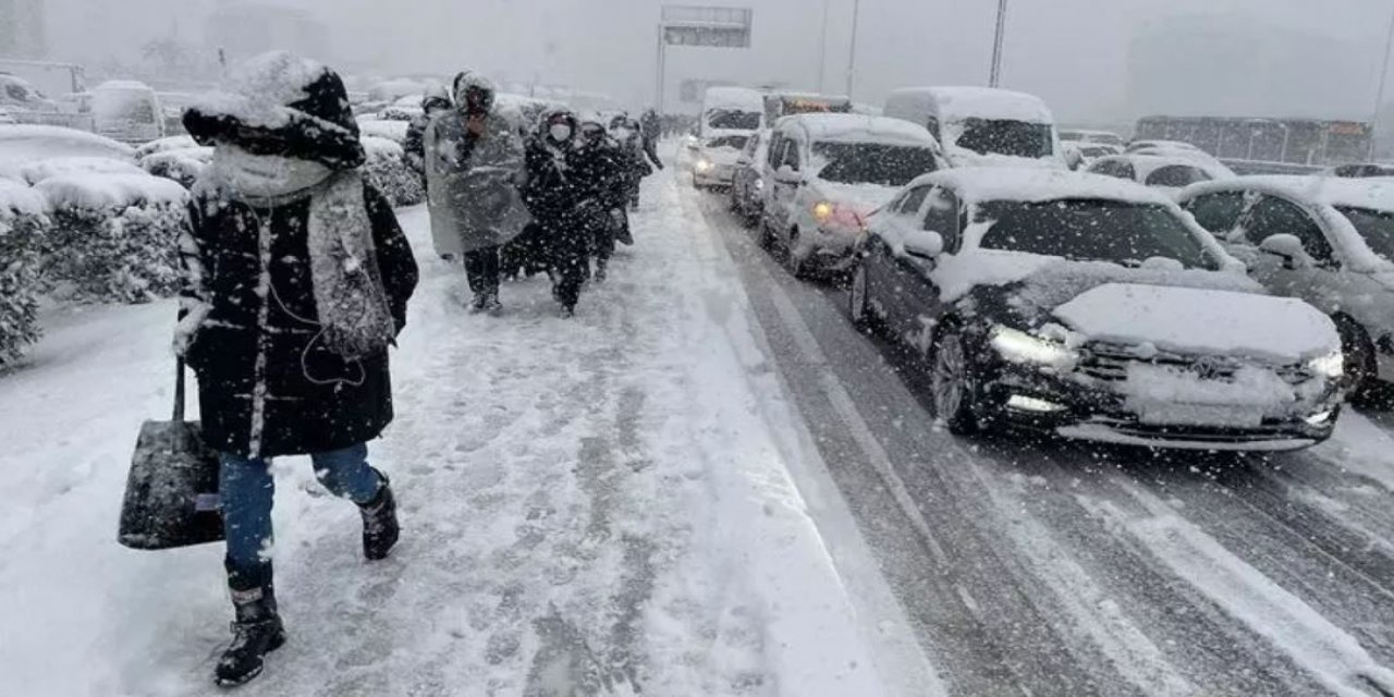 'İstanbul'a 1991 Benzeri Bir Beyaz Kabus Yolda! Kar Sevenler Pamuk Gibi Olacak'