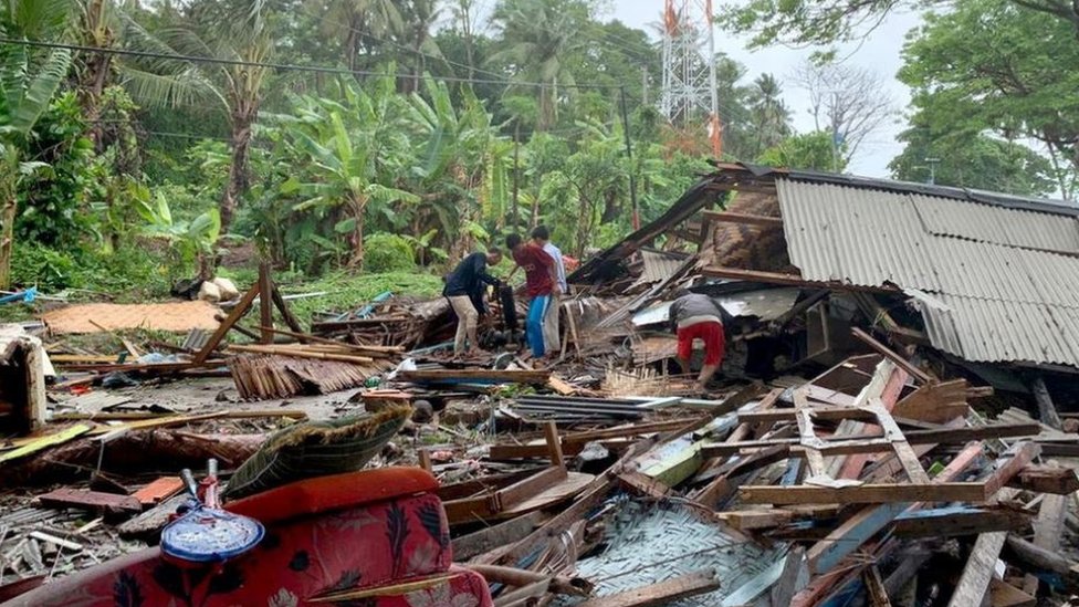 Endonezya'da tsunami: Ölü sayısı 280'i aştı