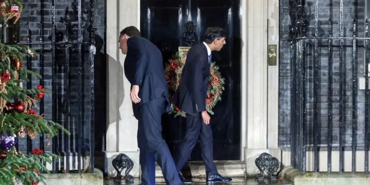 Başbakanlar Kapıda Kaldı!