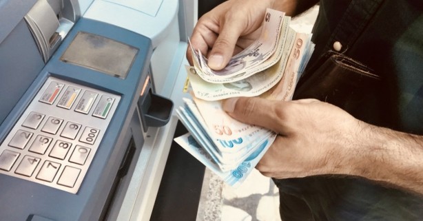 ATM'den para çekerken dikkat! Artık kesinti yapılacak