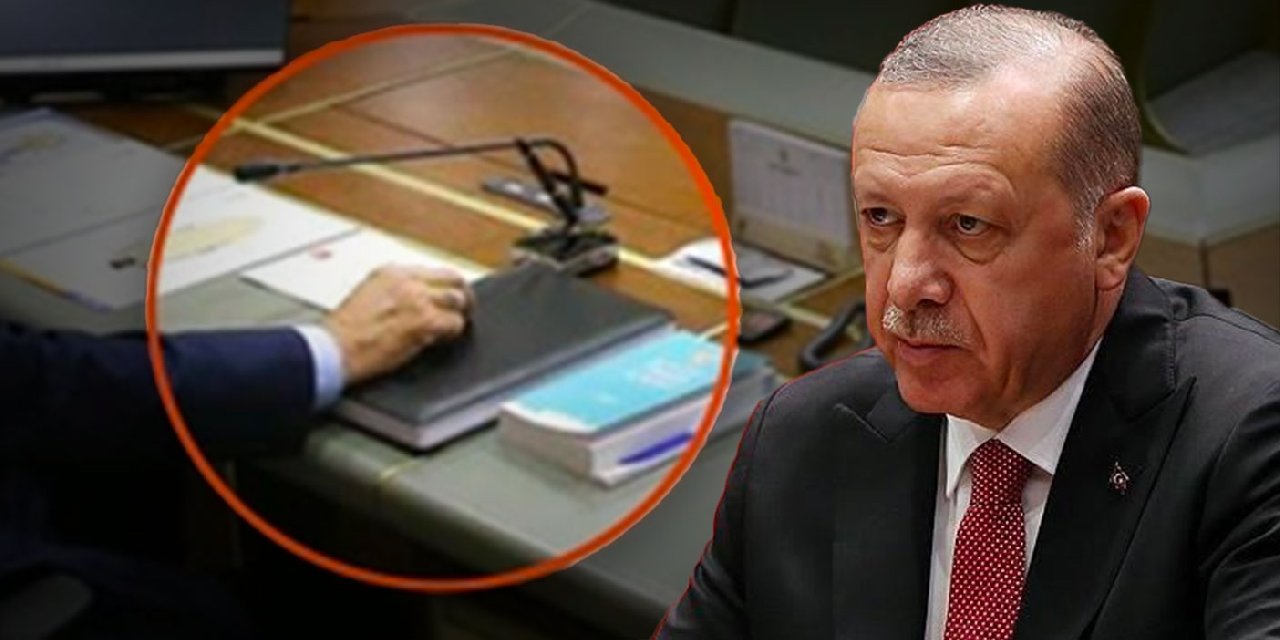 Erdoğan Kara Kaplı Defterine Notlar Alıyor