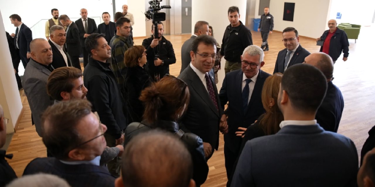 İBB Başkanı Ekrem İmamoğlu, Ataşehir Belediyesi İnal Aydınoğlu Kültür Merkezi’ni Ziyaret Etti