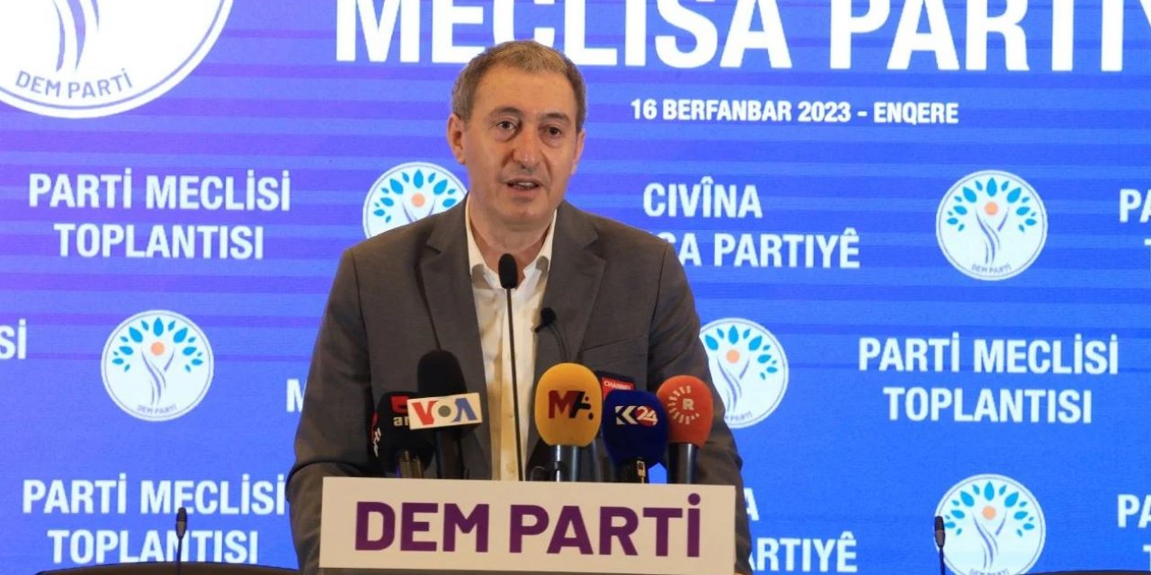 DEM Parti'den Dikkat Çeken Ampüllü Oklu Yerel Seçim Açıklaması