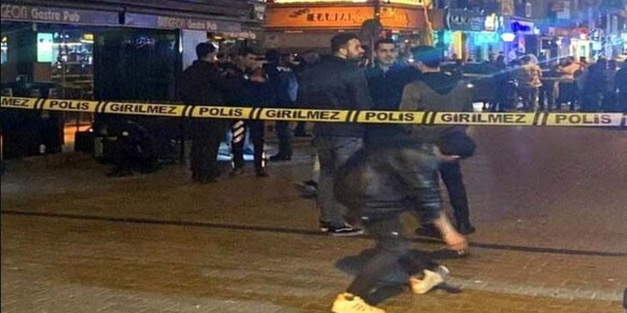 İzmir'de Barda Silahlı ‘Ne Bakıyorsun’ Kavgası