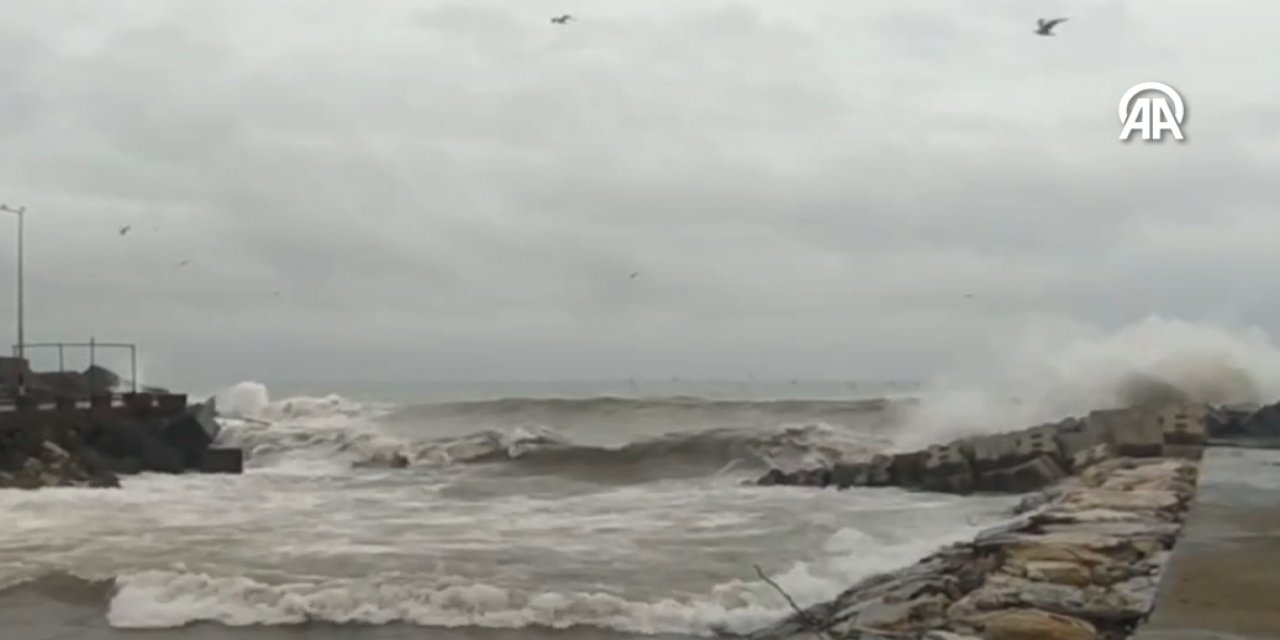 Şiddetli Rüzgarın Etkisi: Deniz Dalga Boyu 4 Metreye Ulaştı