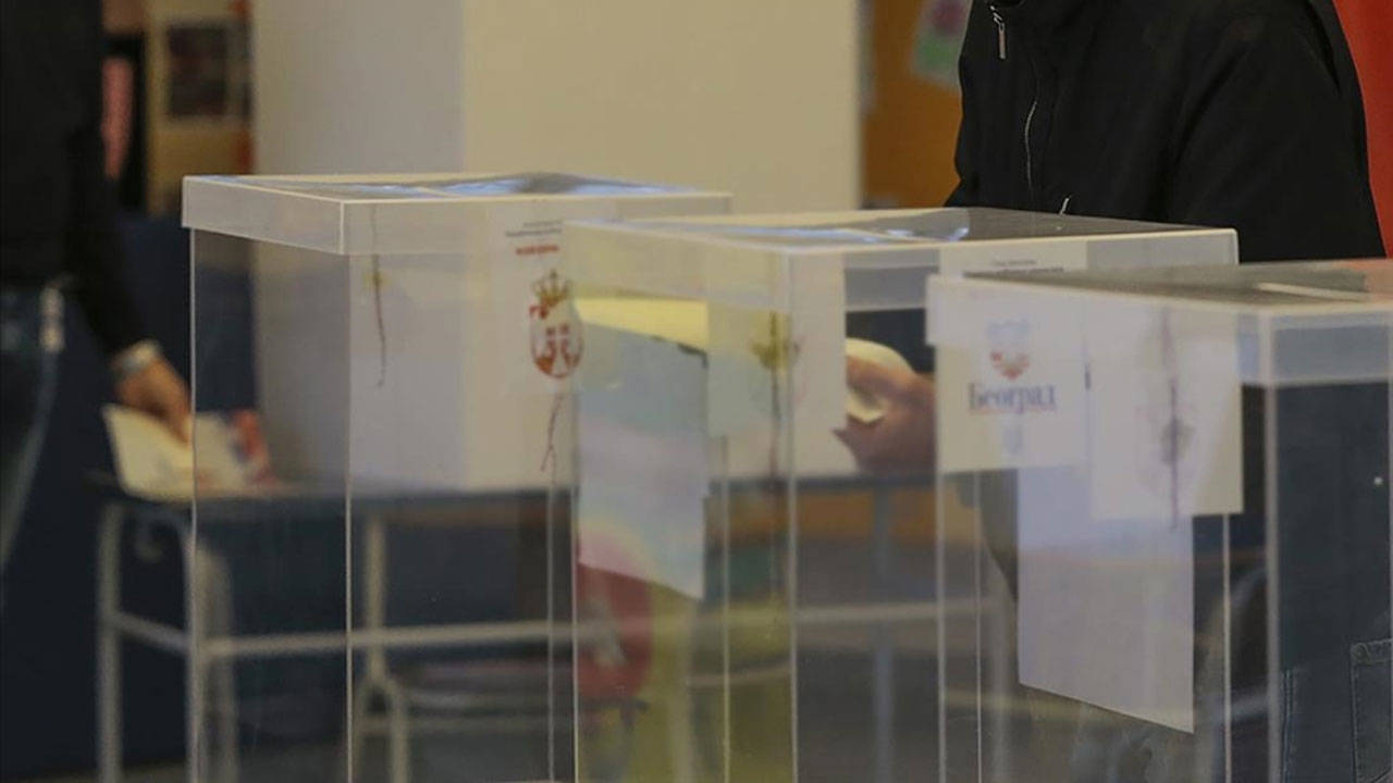 Sırbistan Sandık Başında: Oy Kullanma Başladı
