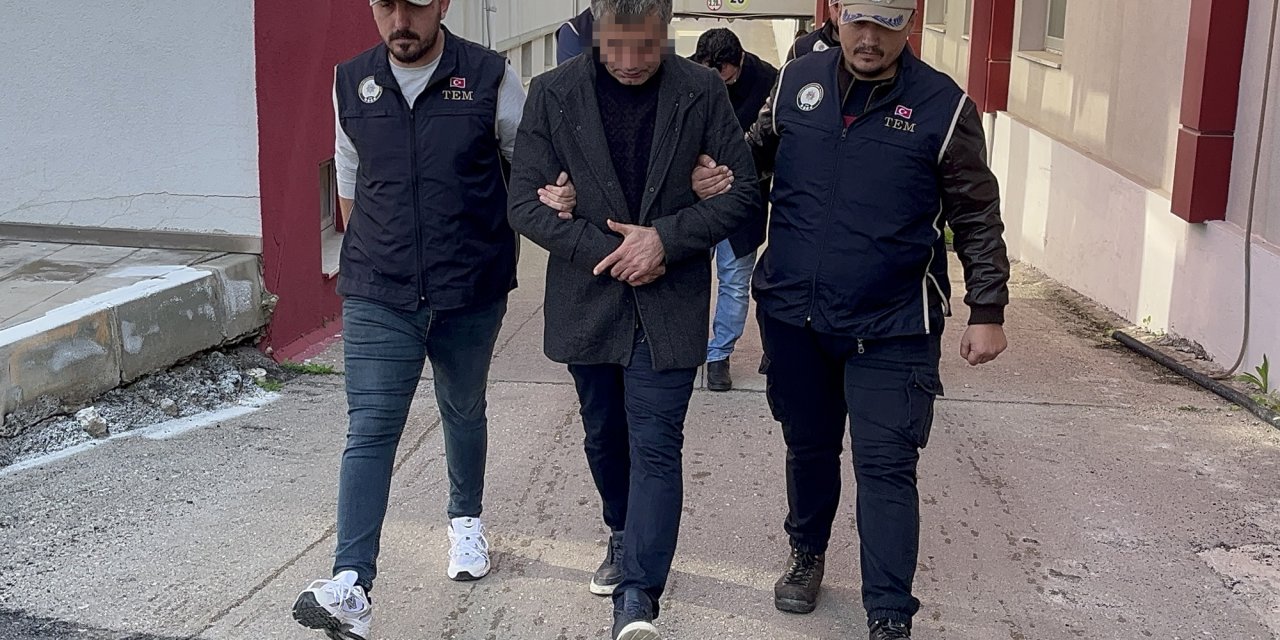 Adana'da FETÖ Operasyonu: Öğretmen İmam İle Soruları Çalan Komiser Yakalandı