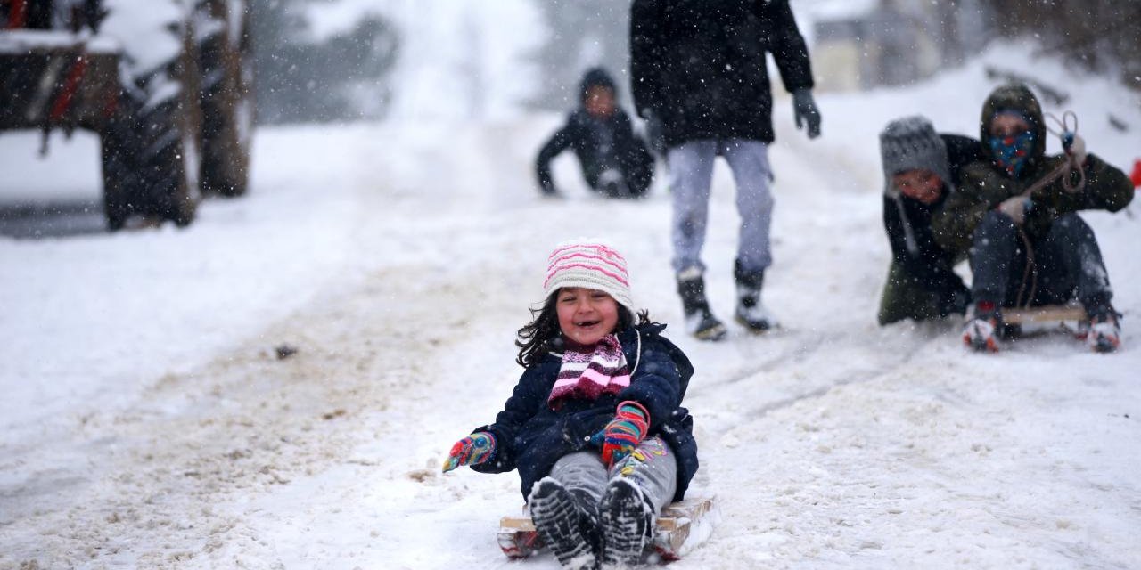 Eğitime Kar Engeli: O Şehirlerde Okullar Tatil Edildi!