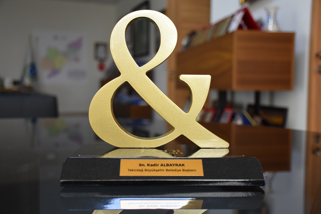 Tekirdağ Büyükşehir Belediyesi başarılarını 'Kent & Başkan Ödülü' ve Marmara birinciliğiyle taçlandırdı