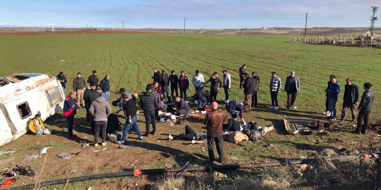 Şarampole Yuvarlanan Minibüs Faciası: Çok Sayıda Yaralı Var!