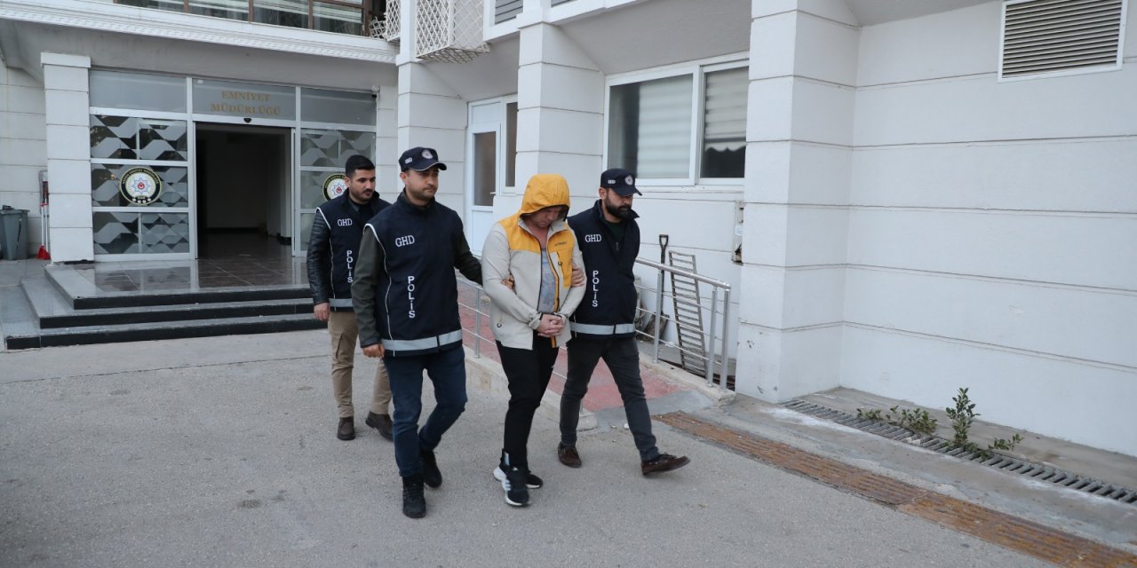 Interpol Arıyordu, Mersin'de Ortaya Çıktı