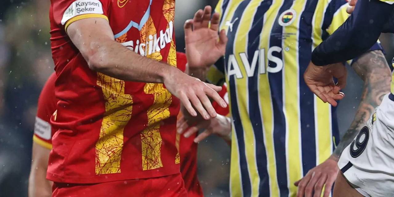 Kayserispor-Fenerbahçe Maçında İlk Yarı Bitti