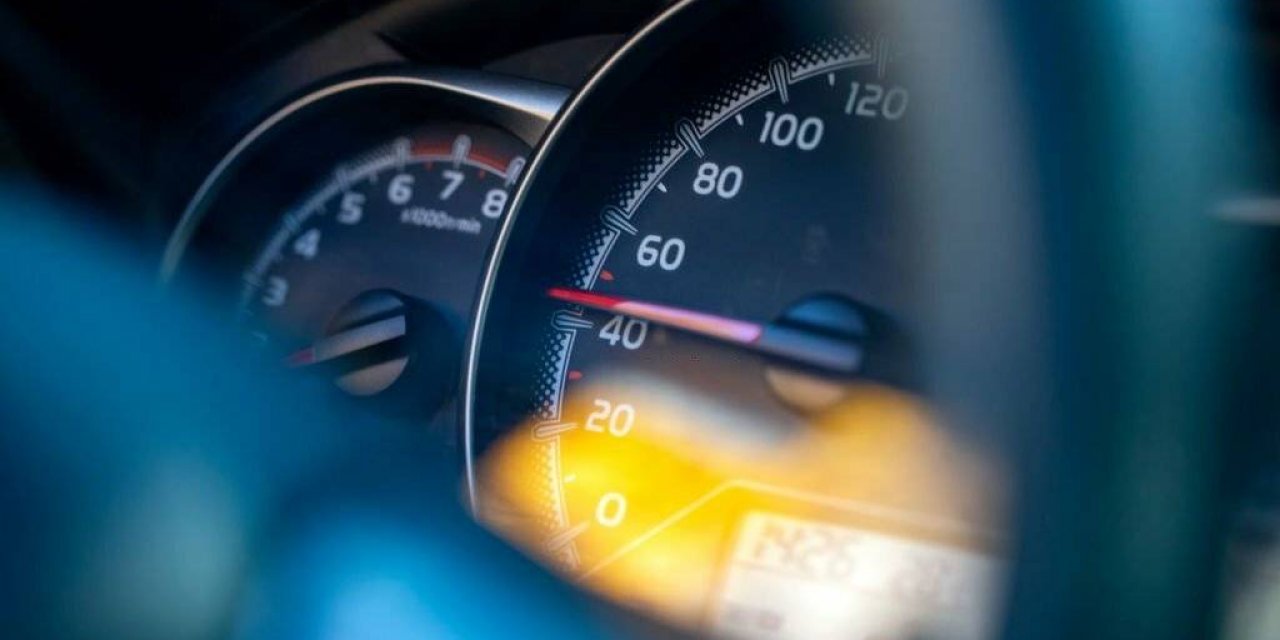 Arabanızı Bu Hızda Kullanmak Yakıt Maliyetini Yarıya İndiriyor! Bilim İnsanları Kanıtladı