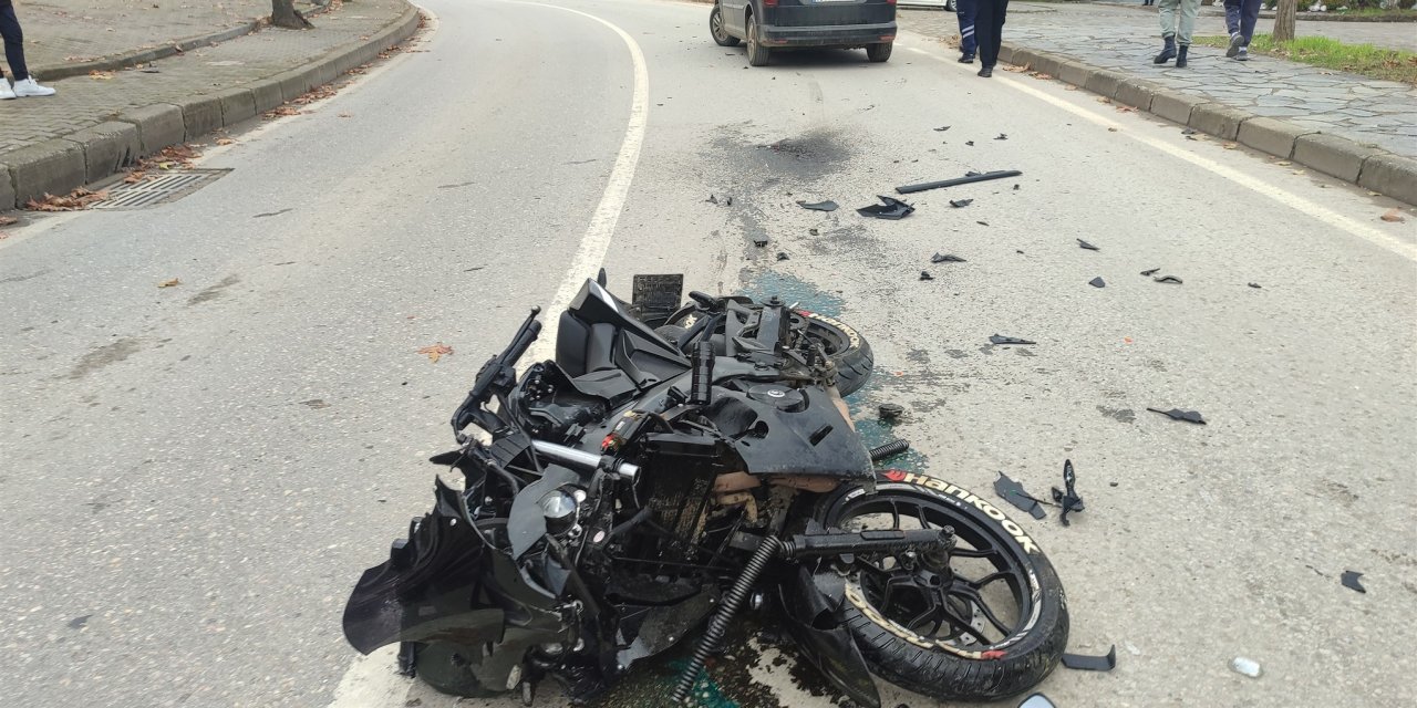 Korkunç Kaza: Motosiklet Paramparça Oldu
