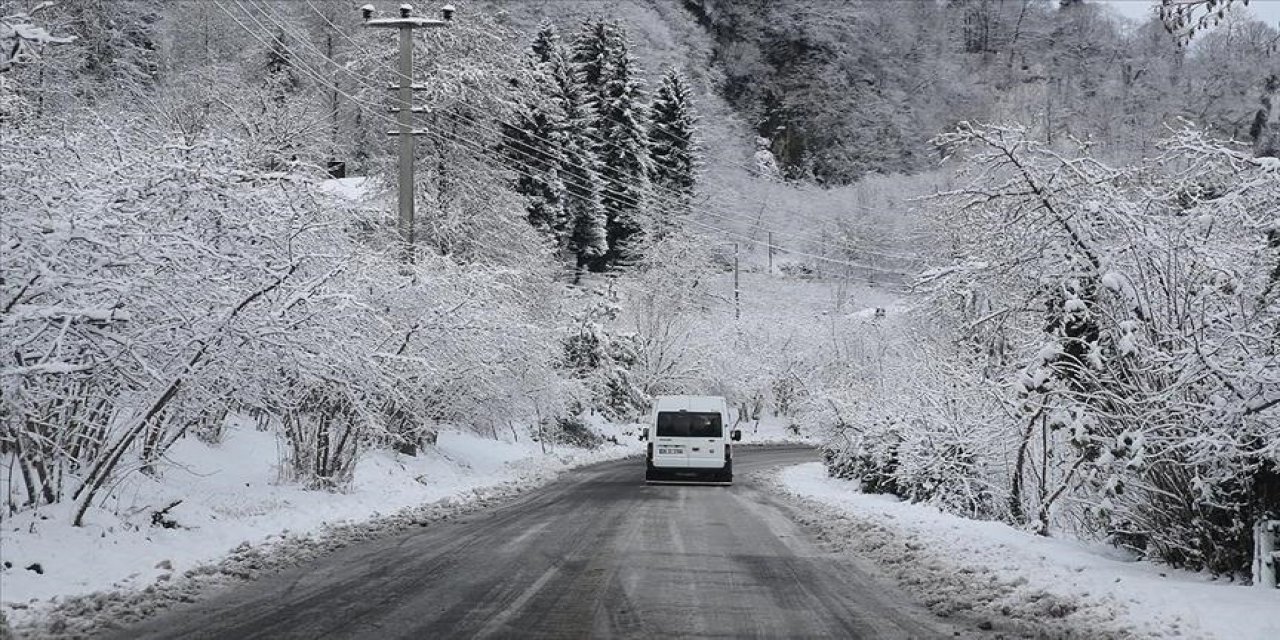 Doğu Karadeniz'de Yarın Kuvvetli Yağış ve Kar Bekleniyor: Sel ve Ulaşım Sorunlarına Dikkat!