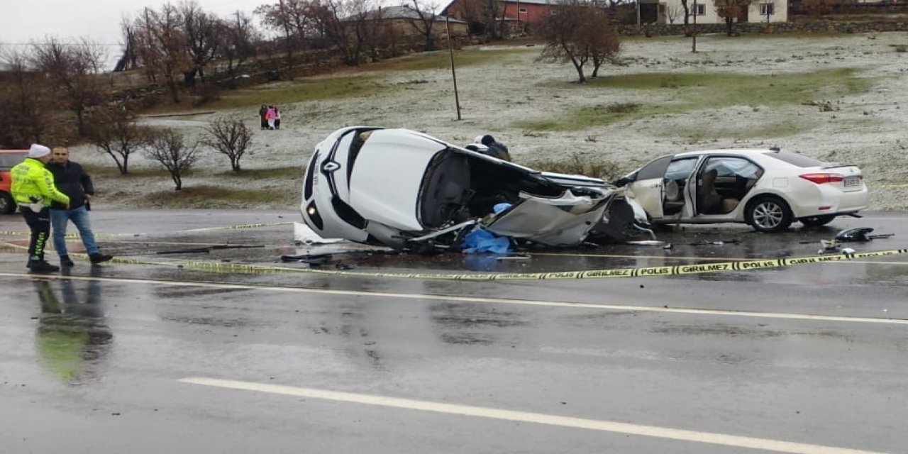 Bingöl-Muş Yolunda Trafik Kazası: 1 Ölü, 4 Yaralı