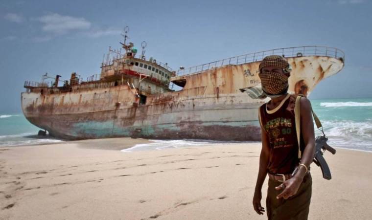 Somalili Korsanlar Ticari Gemiyi Kaçırdı