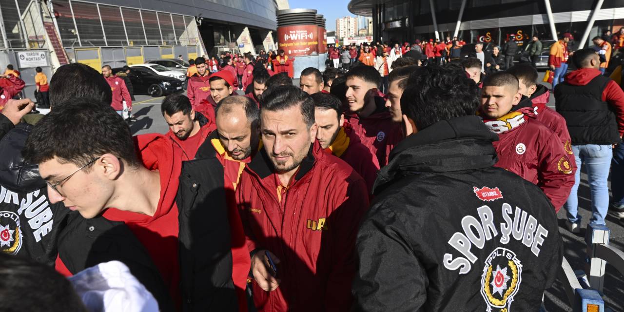 Galatasaraylı taraftarların derbi yolculuğu