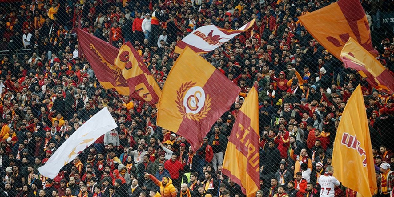 Galatasaraylı Taraftarlar 3 Yıl 10 Ay Sonra Derbi İçin Yola Çıktı