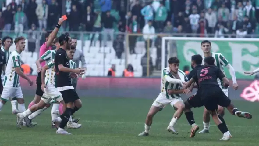 Bursaspor'a ceza yağmuru! 7 oyuncu men edildi