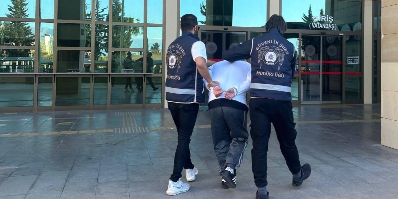 Sokak röportajında "Bu devlet teröristtir" diyen kişi gözaltına alındı