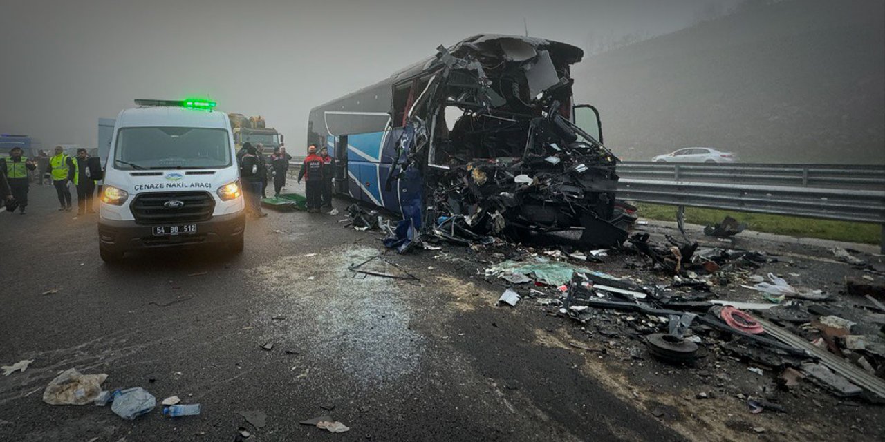 Kurtulanlar Hep Aynı Şeyi Anlattı! Kuzey Marmara Otoyolu'nda Katliam Gibi Kaza! 10 Ölü, 61 Yaralı
