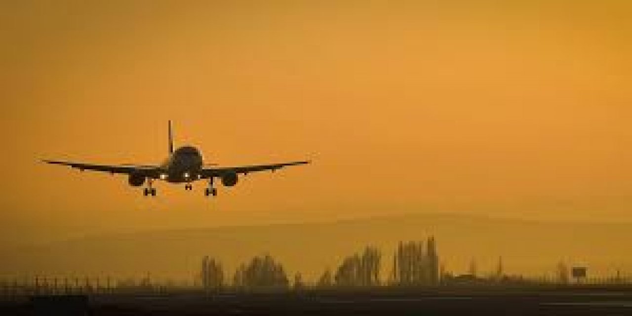İspanya'da 444 Uçuş İptal Edildi