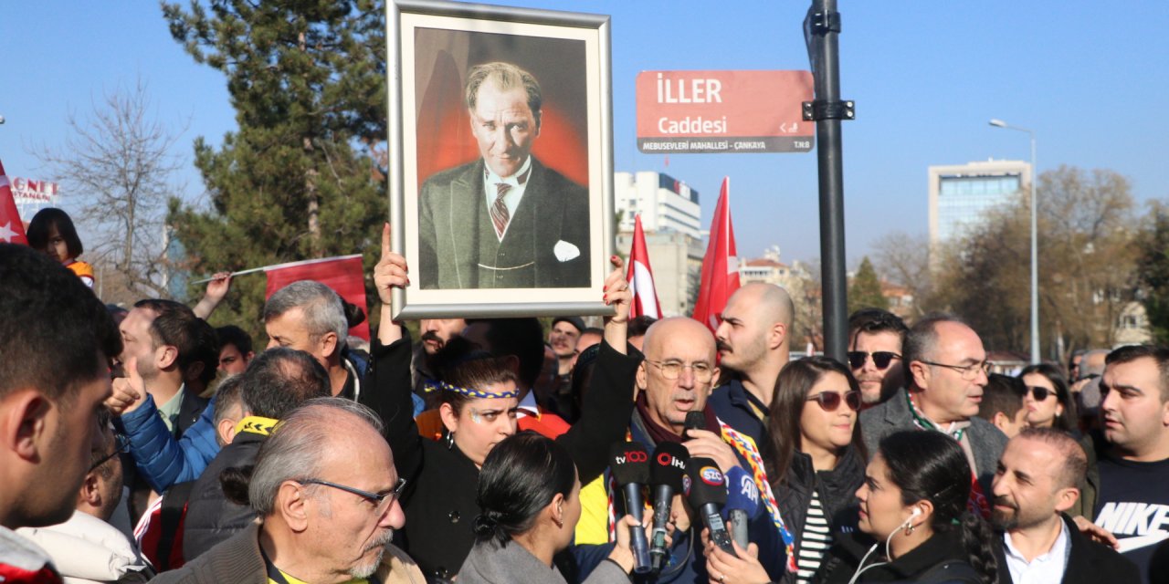 Suudi Arabistan’daki Atatürk Posteri Skandalının Ardından Anıtkabir'e Akın