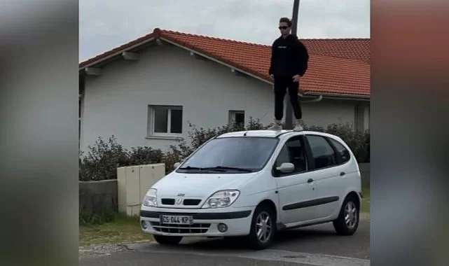 Direksiyonu Bırakıp Aracın Üzerine Çıktı; Geri Binemeyince Olanlar Oldu!