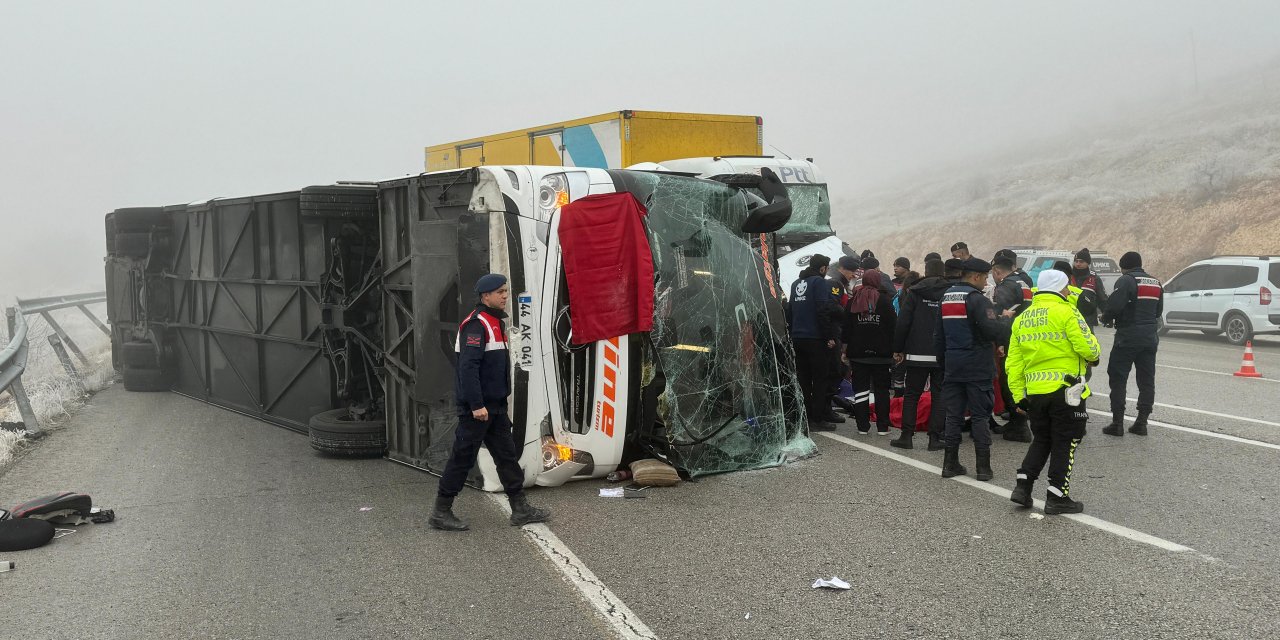 Facia Gibi Kaza! Yolcu Otobüsü Devrildi: Çok Sayıda Ölü ve Yaralı Var!