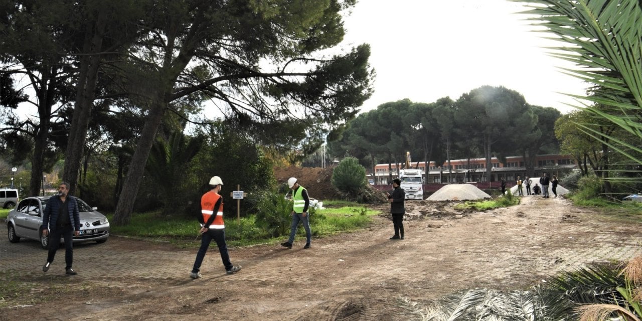 Tepkiler İşe Yaradı: Bornova Anadolu Lisesi’ndeki İnşaat Durduruldu!