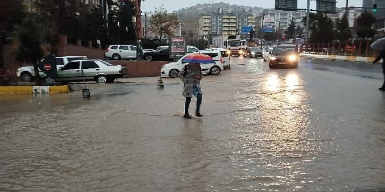 O İli Sağanak Vurdu: Cadde ve Sokaklar Suyla Doldu