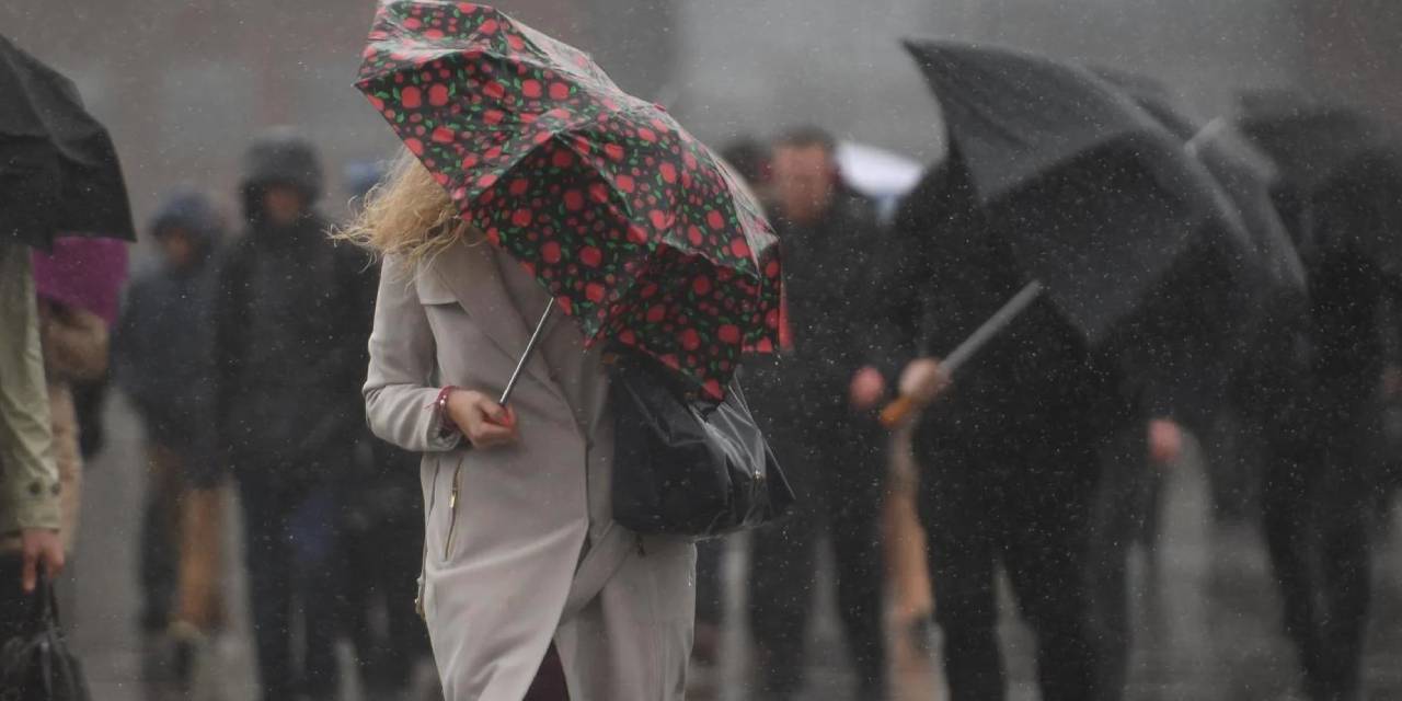 İstanbullular dikkat! Meteoroloji'den saatli yağış uyarısı