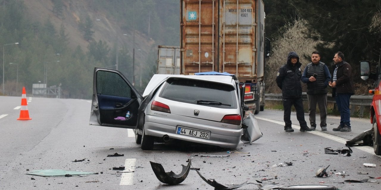 İzne Çıkan Polisler Feci Kaza Yaptı: 1 Ölü 1 Yaralı!