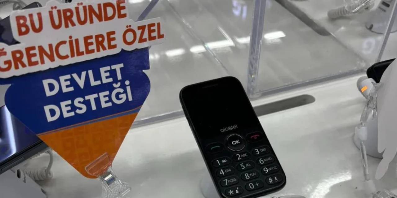'Öğrenciye vergisiz telefon' Erdoğan'ın seçim vaadiydi! Sosyal medyayı sallayan 'tuşlu' telefon: 'Şaka mı! Ağam bizimle eğlenir'