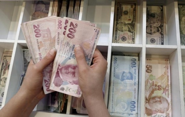 Türkiye'de Nakdi Krediler Yüzde 58 Artarak 12 Milyar TL'yi Aştı