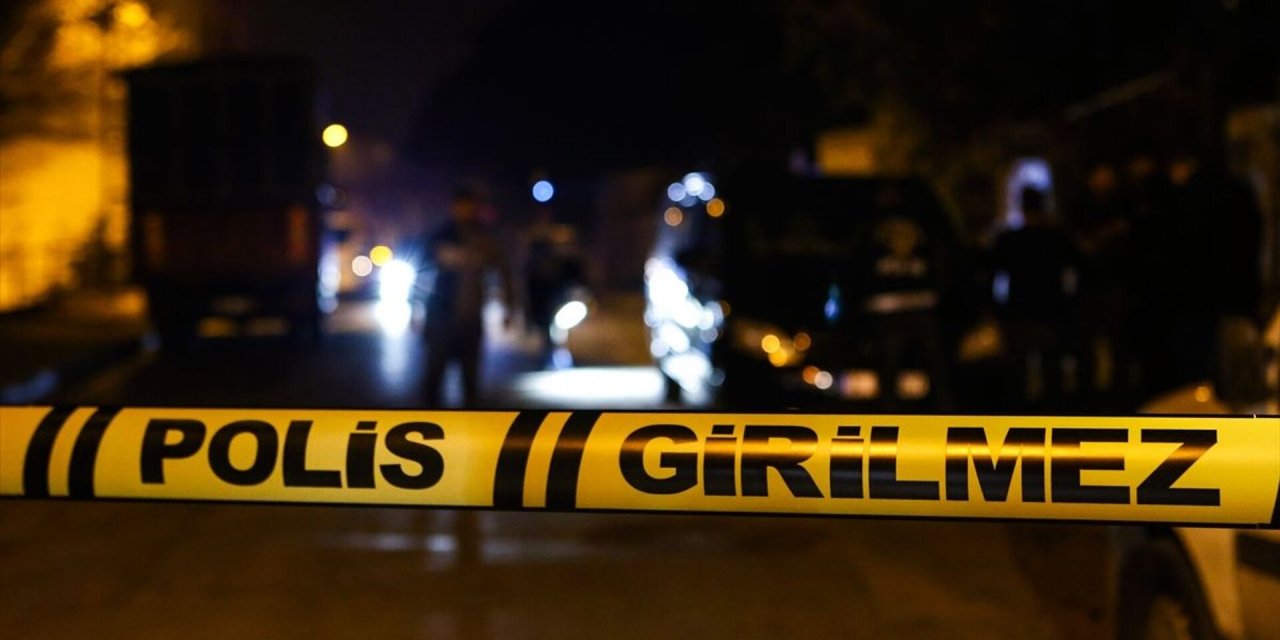 Mersin'de Feci Kaza: Minibüsle Otomobil Çarpıştı 1 Kişi Öldü, 13 Kişi Yaralandı